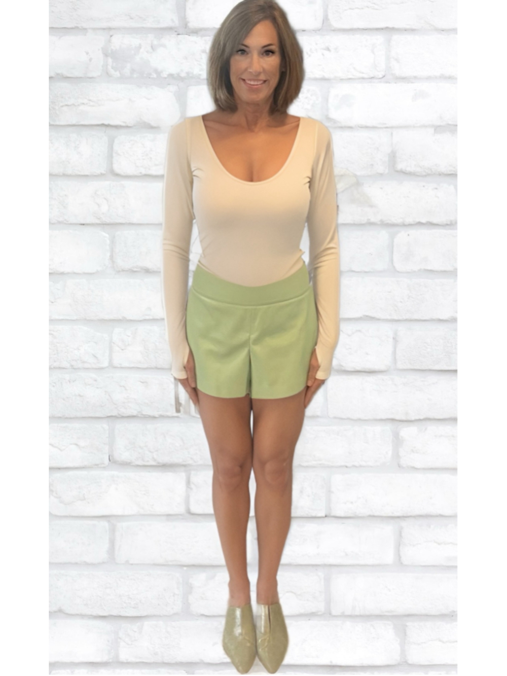 Alice + Olivia Donald High Waisted Shorts Pistachio Size 12